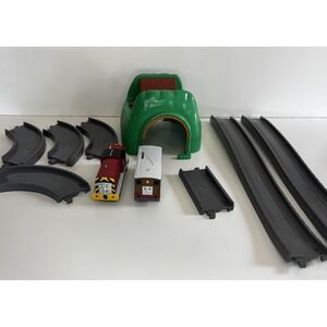 Thomas‎ and Friends Tomy Overpass Tunnel Road and Rail 1997, Tracks, Trains